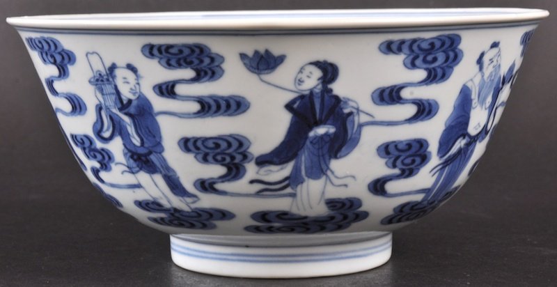 A GOOD 19TH CENTURY CHINESE BLUE AND WHITE BOWL J: A GOOD 19TH CENTURY CHINESE BLUE AND WHITE BOWL Jiaqing mark and period, painted with the eight immortals standing upon clouds. Good condition. 6. 75ins diameter.