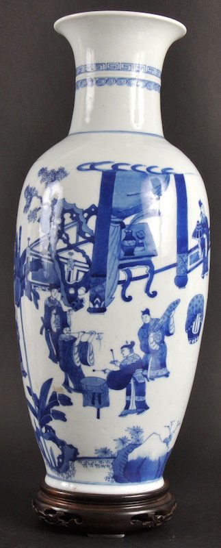 AN EARLY 20TH CENTURY CHINESE BLUE AND WHITE VASE: AN EARLY 20TH CENTURY CHINESE BLUE AND WHITE VASE well painted with figures standing within interiors. Good condition.15.5ins high. Provenance: Private British Collection.