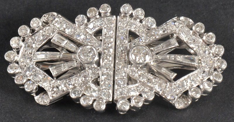 A GOOD DIAMOND SET DOUBLE CLIP BROOCH.: A GOOD DIAMOND SET DOUBLE CLIP BROOCH.