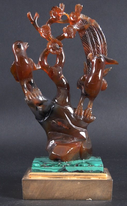 A 19TH CENTURY CHINESE CARVED AGATE FIGURE OF BIRDS: A 19TH CENTURY CHINESE CARVED AGATE FIGURE OF BIRDS modelled upon a malachite and ormolu base. Minor faults. Agate 6. 25ins high.