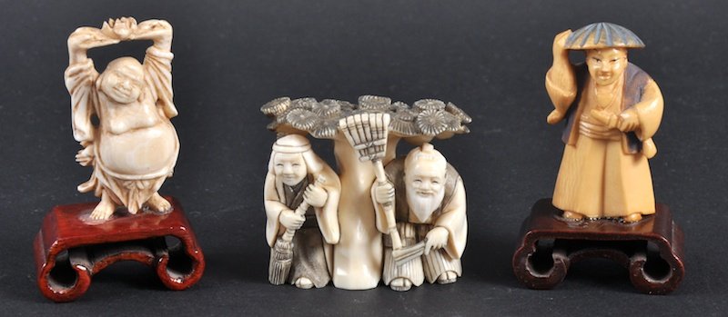 AN EARLY 20TH CENTURY JAPANESE IVORY NETSUKE toget: AN EARLY 20TH CENTURY JAPANESE IVORY NETSUKE together with two other ivory figures. Good condition. (3)