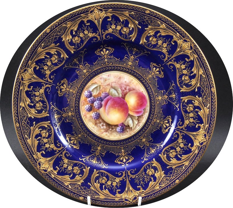 A ROYAL WORCESTER COBALT CLUB RAISED GILT CABINET PLATE