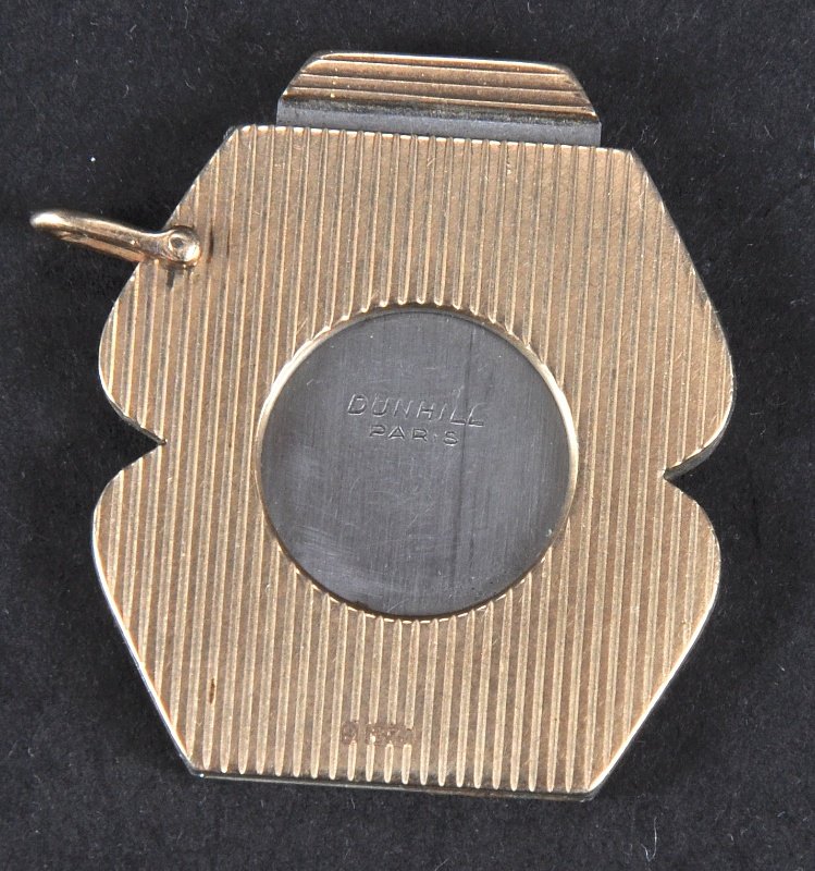 A DUNHILL 9CT GOLD CIGAR LIGHTER.: A DUNHILL 9CT GOLD CIGAR LIGHTER.