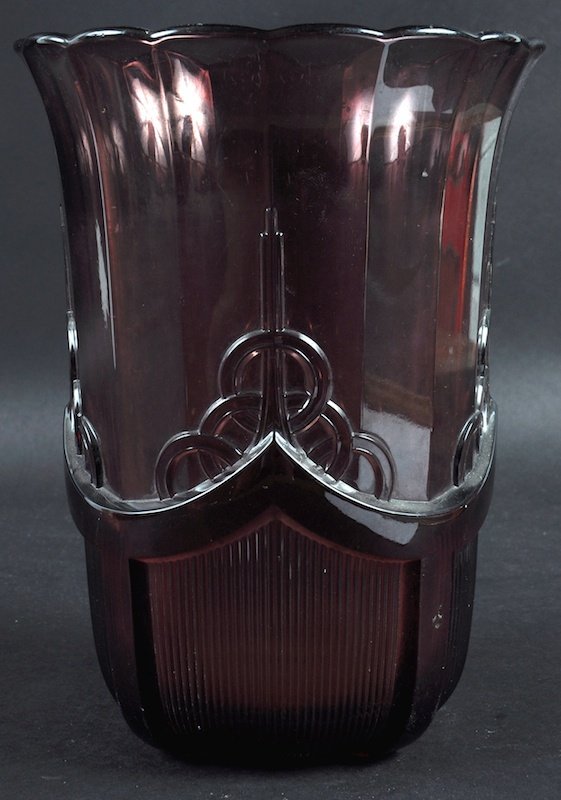 A 1920’S BELGIAN GLASS VASE. 8.5ins high.