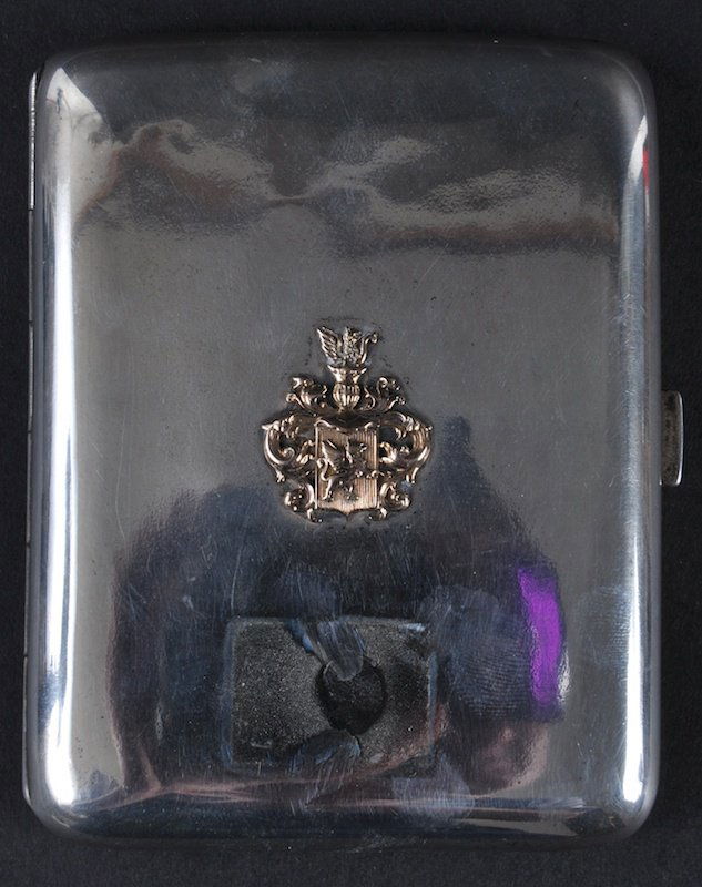 A DUNHILL ROYAL AUTOMOBILE CLUB SILVER CIGARETTE CASE. : A DUNHILL ROYAL AUTOMOBILE CLUB SILVER CIGARETTE CASE.
