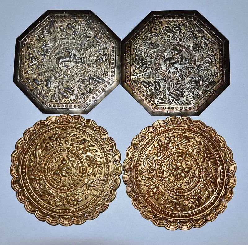TWO PAIRS OF STRAITS CHINESE PILLOW ENDS, MALAYSIA OR: TWO PAIRS OF STRAITS CHINESE PILLOW ENDS, MALAYSIA OR SINGAPORE. 4ins. £25-50.