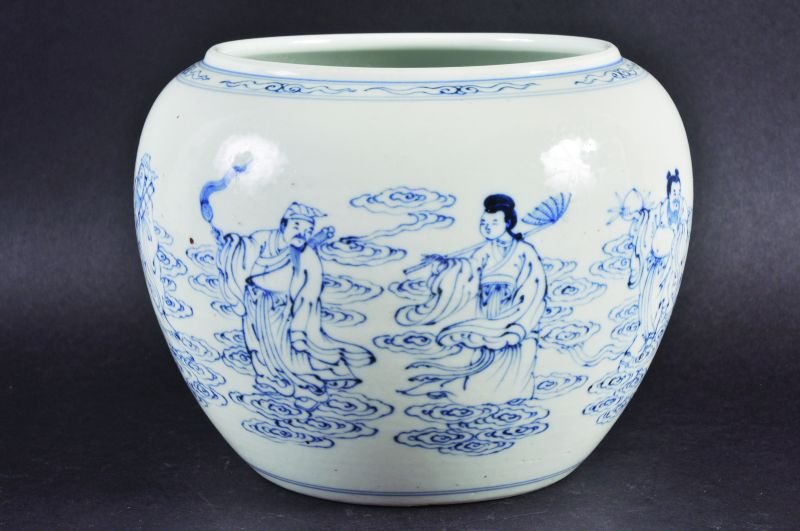 A CHINESE BLUE & WHITE JAR, painted in the Yongzheng: A CHINESE BLUE & WHITE JAR, painted in the Yongzheng style with the Eight Immortals amidst cloud scrolls, the base unglazed, 6.7in high. £100-150