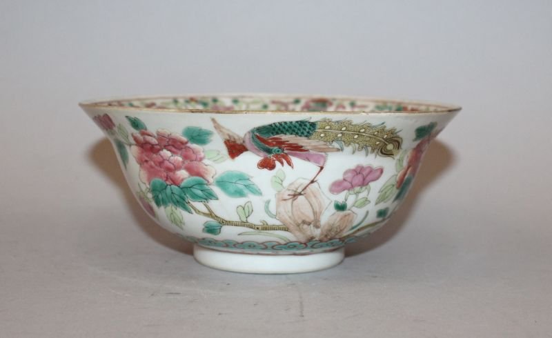 A LATE 19TH CENTURY CHINESE FAMILLE ROSE PORCELAIN (1 of 4)