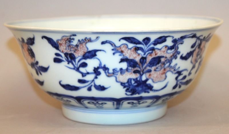 A GOOD 18TH CENTURY CHINESE QIANLONG MARK & PERIOD (1 of 8)