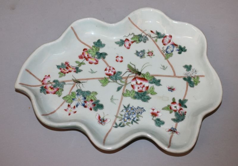 A CHINESE FAMILLE ROSE CANTON STYLE CELADON GROUND (1 of 2)