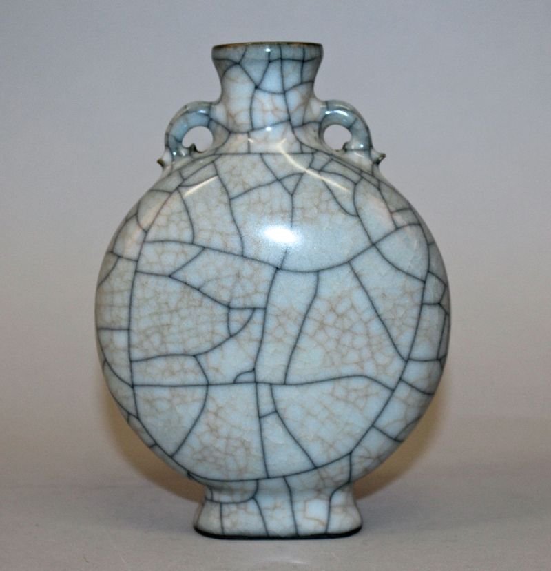 A GE TYPE CHINESE CRACKLEGLAZE PORCELAIN MOON FLASK, (1 of 3)