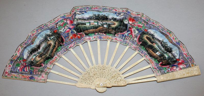 A 19TH CENTURY CHINESE CANTON IVORY & PAINTED PAPER (1 of 7)