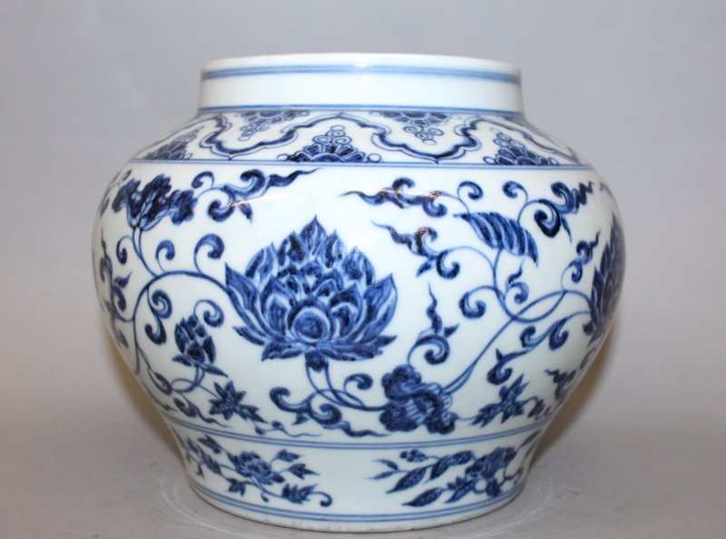 A CHINESE MING STYLE BLUE & WHITE PORCELAIN JAR, the (1 of 3)