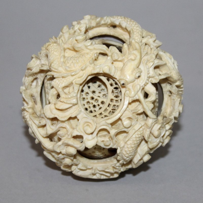 ANOTHER EARLY 20TH CENTURY CHINESE CONCENTRIC IVORY (1 of 4)