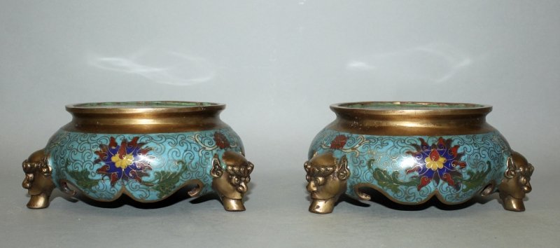 A GOOD PAIR OF CLOISONNE TRIPOD VASE STANDS, each (1 of 5)