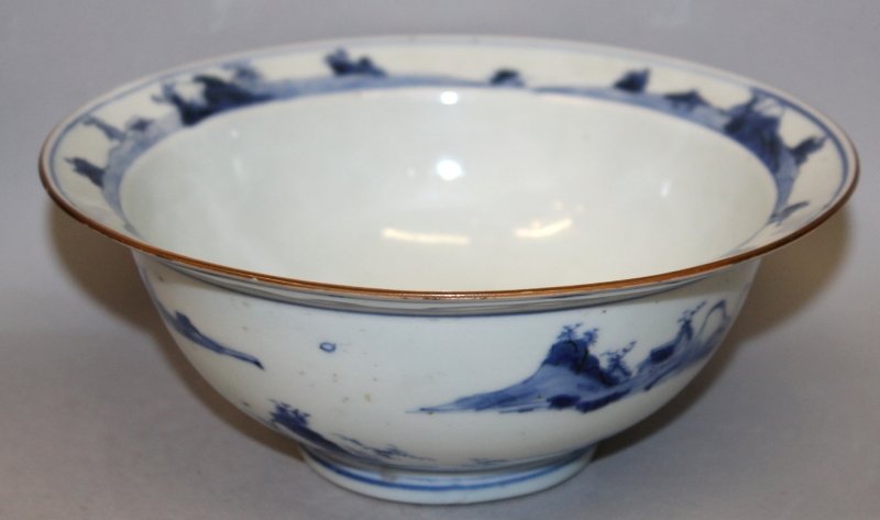 A CHINESE KANGXI PERIOD BLUE & WHITE PORCELAIN BOWL, (1 of 7)