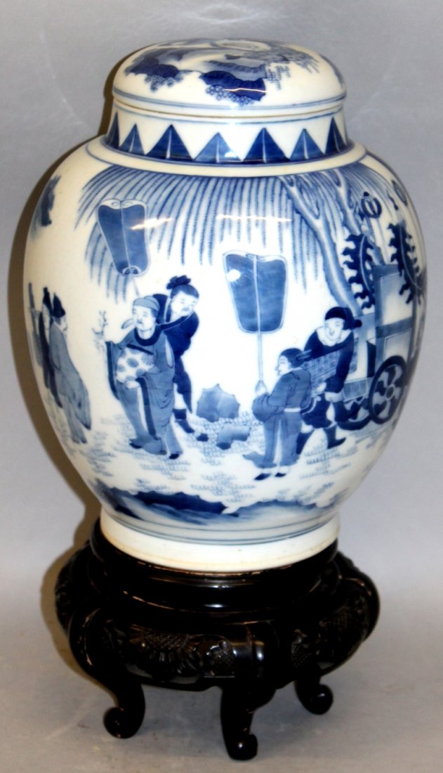 A LARGE CHINESE BLUE & WHITE PORCELAIN JAR & COVER, (1 of 5)