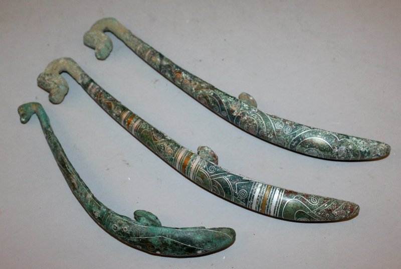 THREE GOOD QUALITY ARCHAIC STYLE SILVER-METAL INLAID (1 of 10)