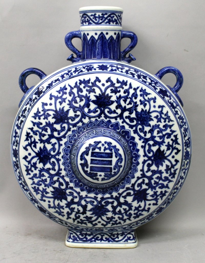 A LARGE CHINESE BLUE & WHITE MING STYLE PORCELAIN MOON (1 of 6)