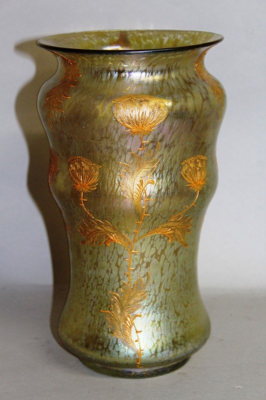 A "LOETZ" IRRIDESCENT VASE.10ins high.: A "LOETZ" IRRIDESCENT VASE.10ins high.