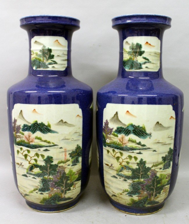 A LARGE PAIR OF CHINESE FAMILLE VERTE POWDER-BLUE (1 of 8)