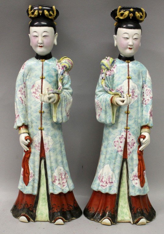 A LARGE MIRROR PAIR OF CHINESE FAMILLE ROSE PORCELAIN (1 of 10)