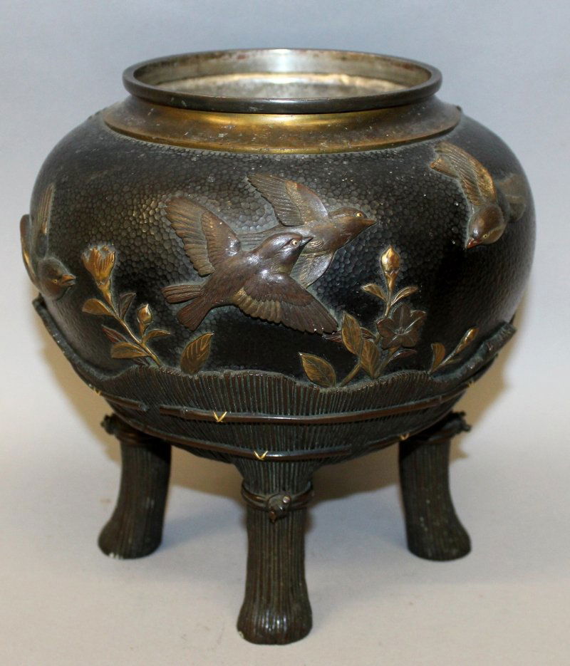 A JAPANESE MEIJI PERIOD MIXED METAL & BRONZE KORO, on (1 of 6)