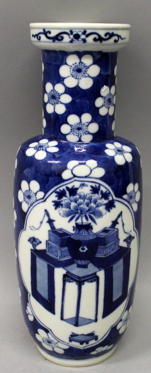 A 19TH CENTURY CHINESE BLUE & WHITE PORCELAIN ROULEAU (1 of 6)