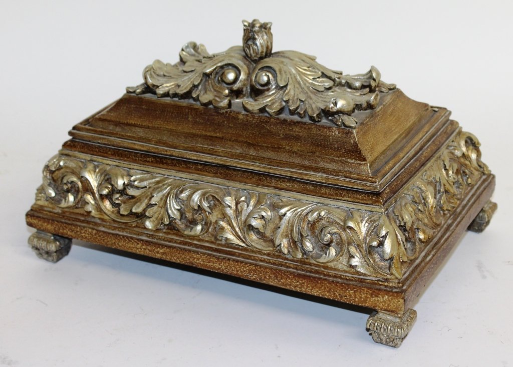 A good rectangular jewellery box with acanthus carving: A good rectangular jewellery box with acanthus carving and velvet interior. 12ins long.