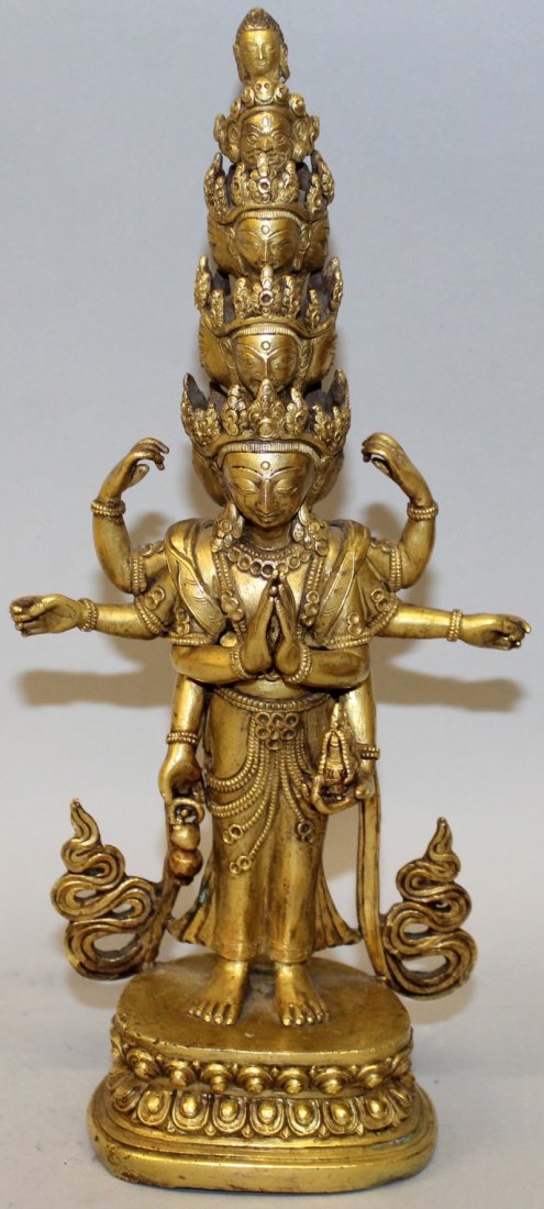 A GOOD QUALITY TIBETAN OR NEPALESE GILT BRONZE (1 of 10)