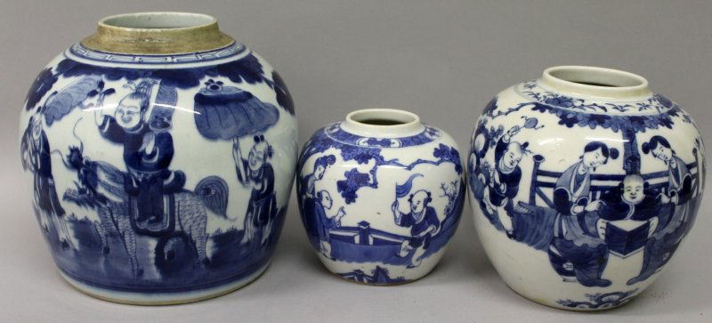 A GROUP OF THREE 19TH CENTURY CHINESE BLUE & WHITE (1 of 6)