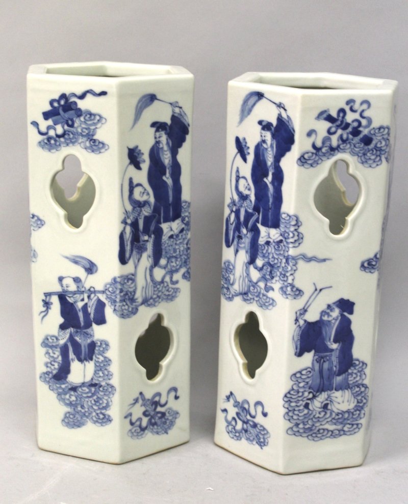 A PAIR OF CHINESE BLUE & WHITE PORCELAIN HAT VASES, (1 of 5)