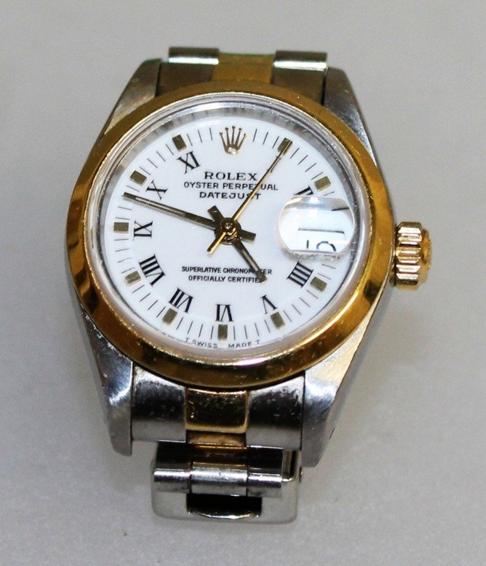 A GOOD LADIES ROLEX STEEL AND GOLD OYSTER PERPETUAL: A GOOD LADIES ROLEX STEEL AND GOLD OYSTER PERPETUAL DAY- DATEJUST WRISTWATCH, in original box.