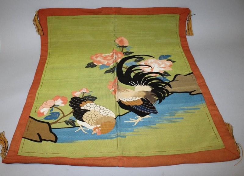 A GOOD 19TH/20TH CENTURY CHINESE SILK KESI WALL HANGING (1 of 5)