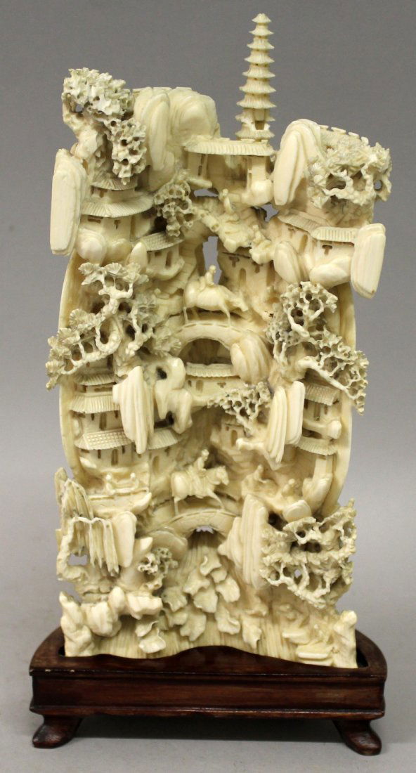 A GOOD QUALITY EARLY 20TH CENTURY CHINESE CARVING, (1 of 8)