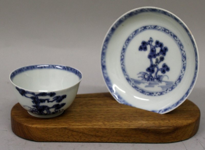 AN 18TH CENTURY CHINESE NANKING CARGO BLUE & WHITE (1 of 10)