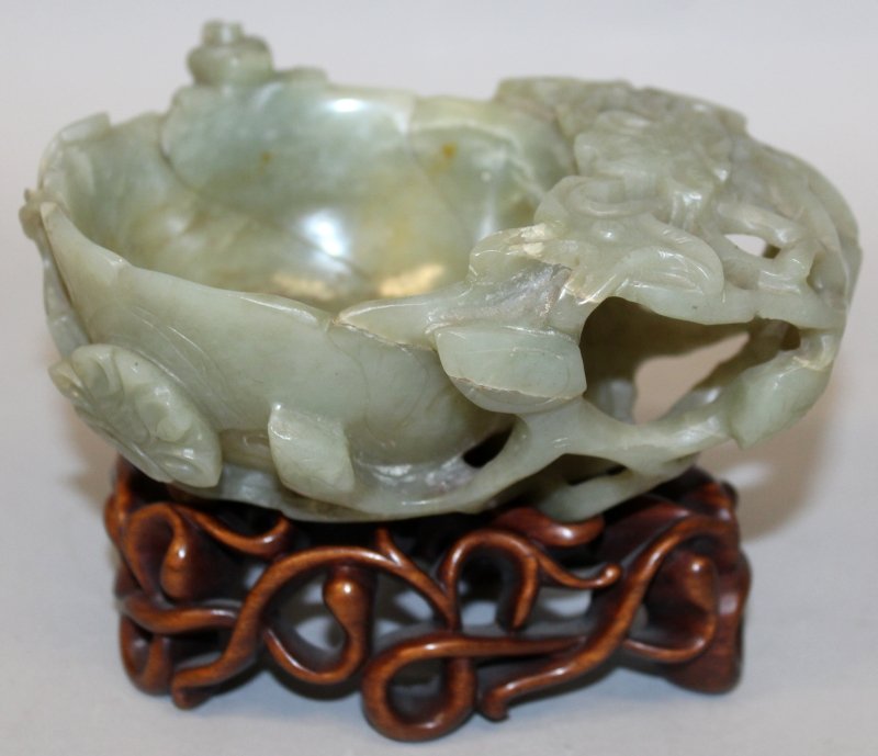 A GOOD 19TH CENTURY CHINESE CELADON JADE BRUSHWASHER, (1 of 8)