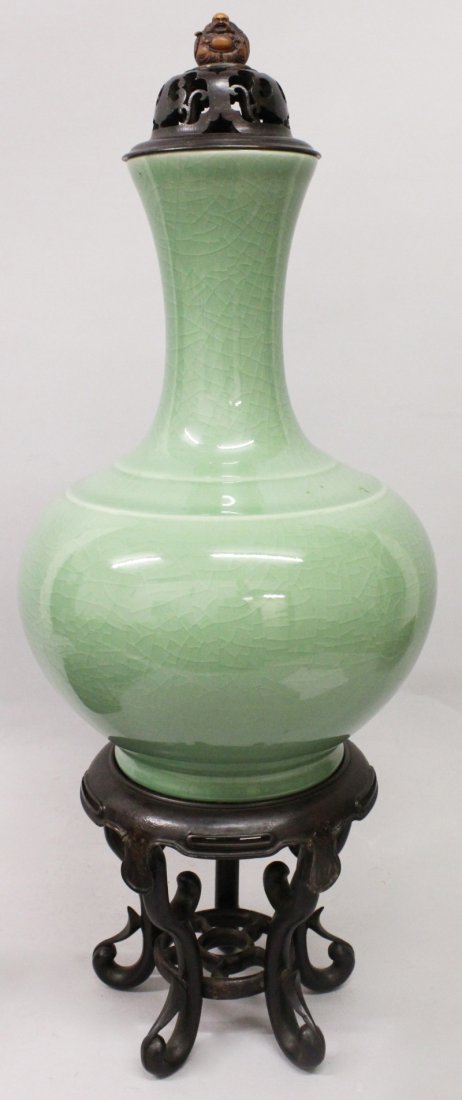 A GOOD LARGE 19TH CENTURY CHINESE CELADON VASE, (1 of 7)