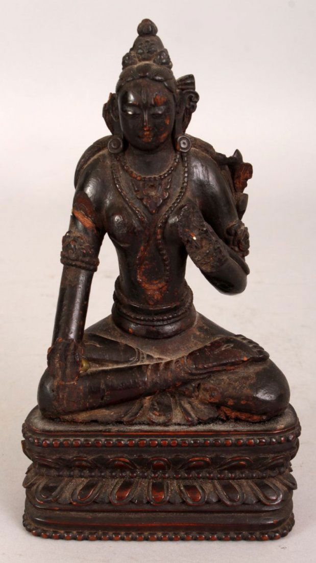 A GOOD QUALITY 17TH CENTURY CHINESE MING DYNASTY CARVED (1 of 6)