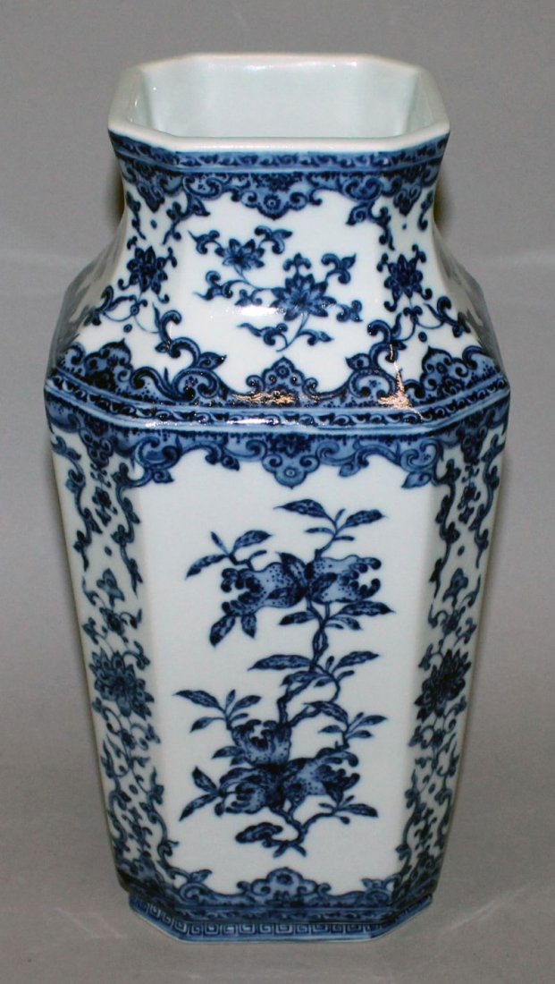 A CHINESE BLUE & WHITE MING STYLE PORCELAIN VASE, the (1 of 6)