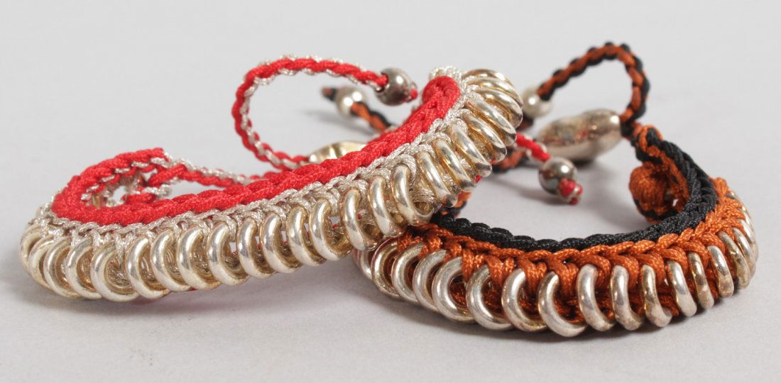 TWO LINK BRACELETS.: TWO LINK BRACELETS.