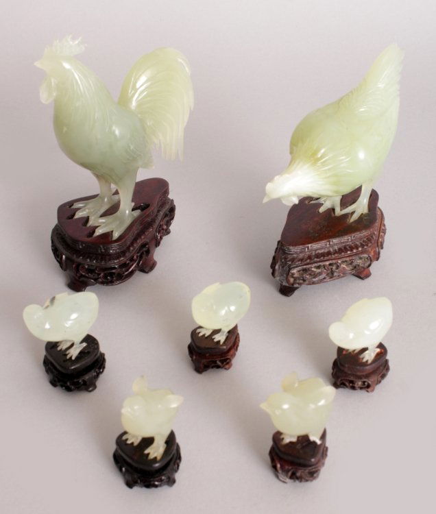 AN UNUSUAL SET OF 20TH CENTURY CHINESE CELADON GREEN (1 of 9)