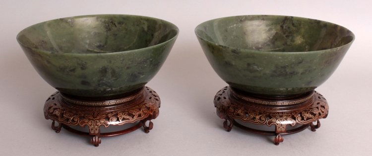 A GOOD LARGE PAIR OF 20TH CENTURY CHINESE SPINACH GREEN (1 of 5)