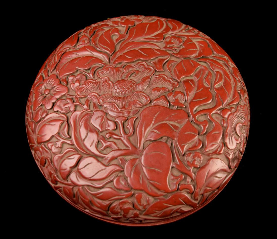[Chinese] A Cinnabar Lacquered Round Wood Box (1 of 5)