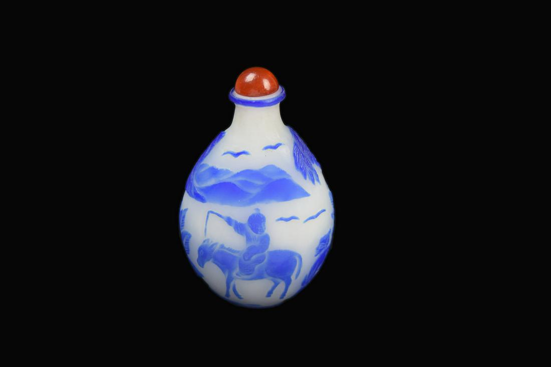 [Chinese] A Republic Era Blue and White Glass Snuff (1 of 5)