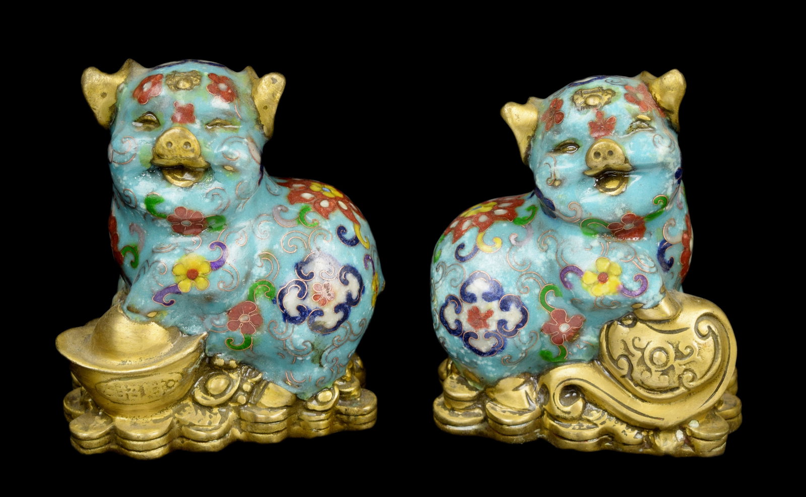 [Chinese] A Pair of Turquoise Ground Cloisonne Lucky Piglet Figurines (1 of 5)
