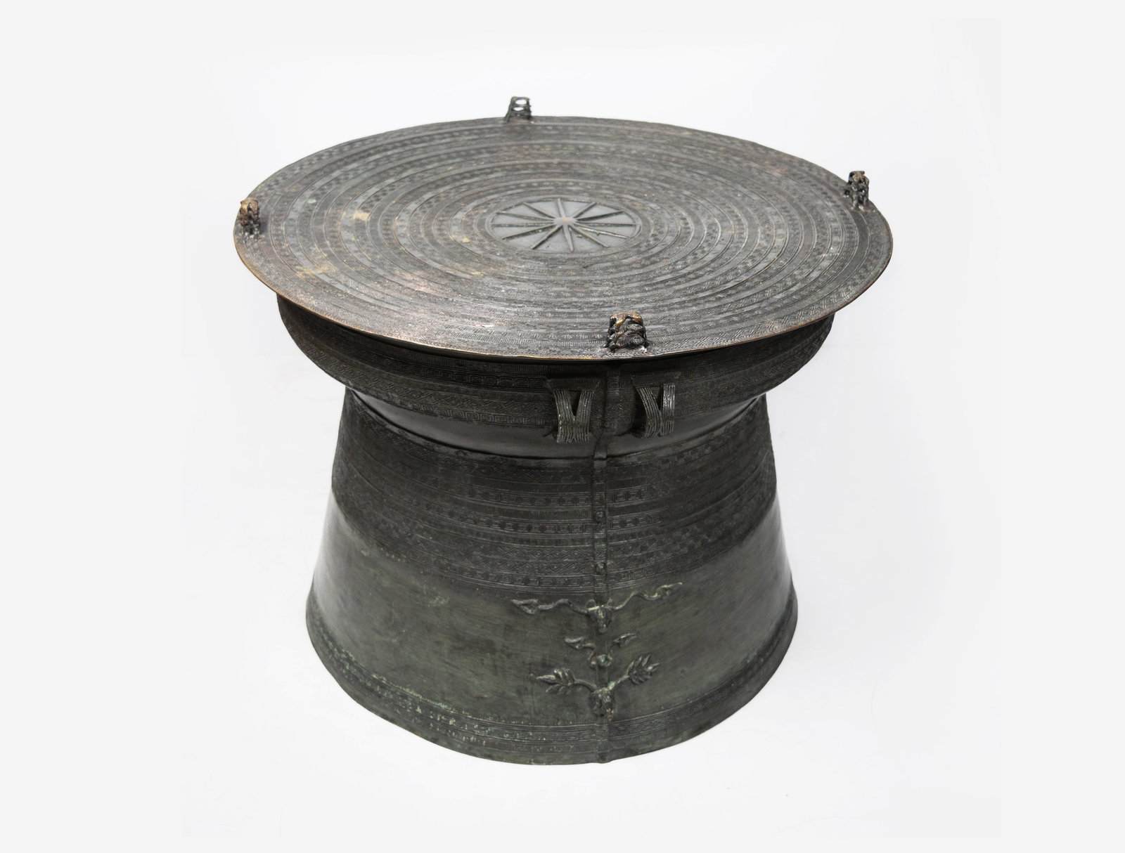 A Chinese Warring States Period Style Bronze Drum with Fish and Geometric Patterns: A Chinese Warring States Period Style Bronze Drum with Fish and Geometric Patterns | 戰國型制魚紋青銅鼓 Dimension: 44x61cm