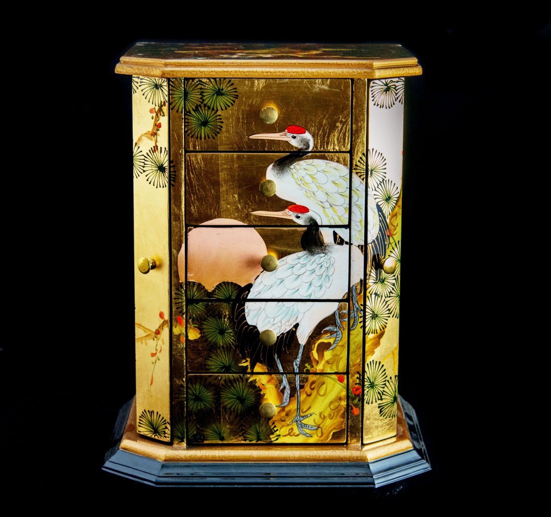 Hand Painted Lacquer Jewelry Chest with Gold leaf? (1 of 4)