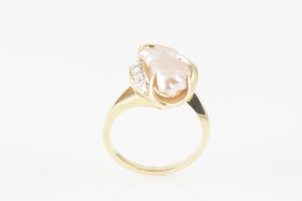 14K Gold Ring w/ Fresh Water Pearl & Brilliant Diamonds (1 of 4)