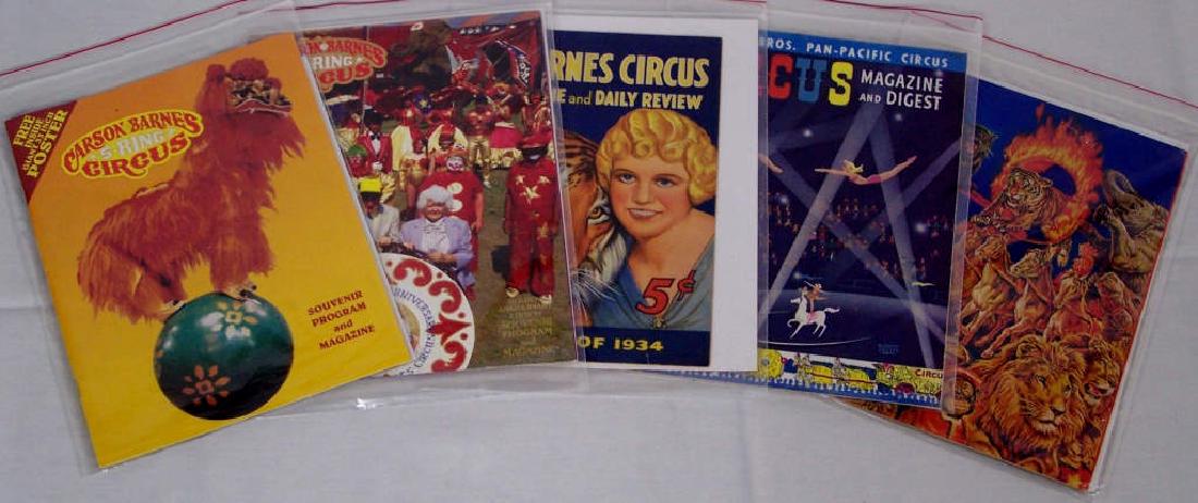 5 Circus Programs Magazines Brochures Guides (1 of 1)